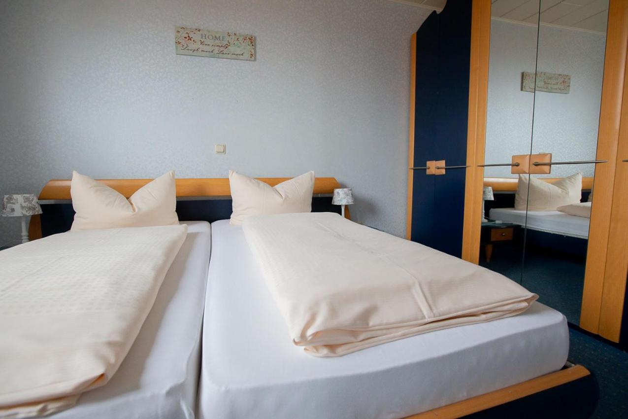 Hotel Dolgesheim Екстер'єр фото