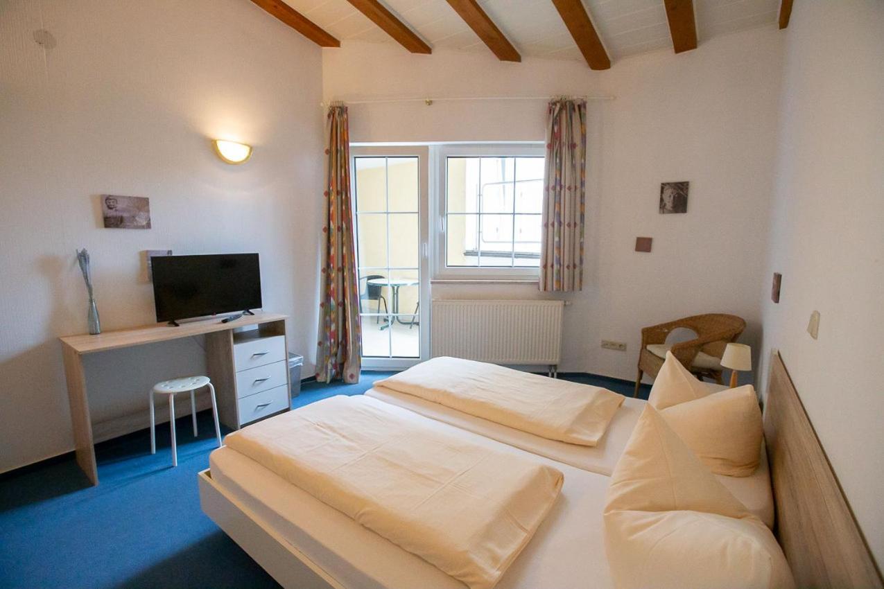 Hotel Dolgesheim Екстер'єр фото