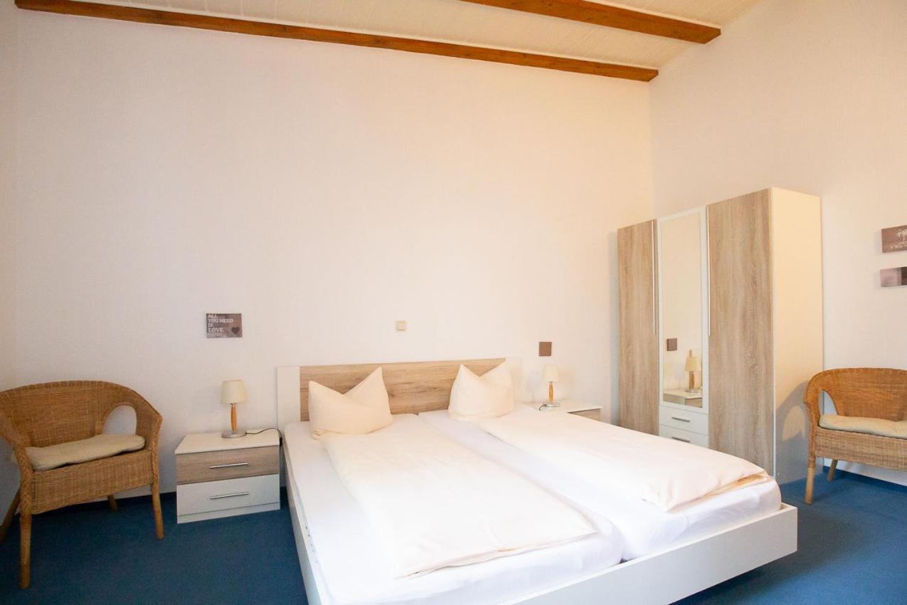 Hotel Dolgesheim Екстер'єр фото
